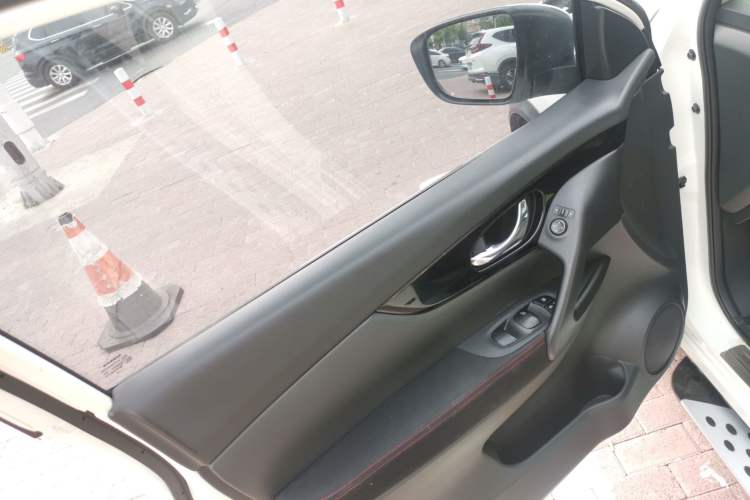 Used Nissan Qashqai 2016 2.0L CVT Elite Edition
