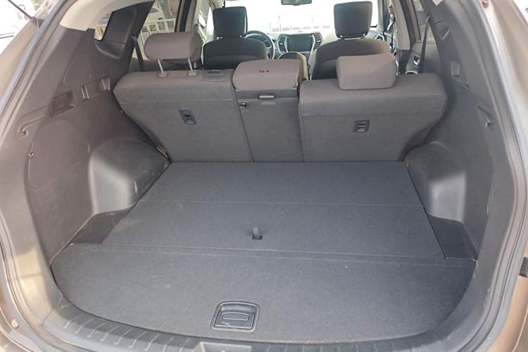 Used Hyundai Santa Fe 2013 2.4L Automatic 2WD Comfort Edition
