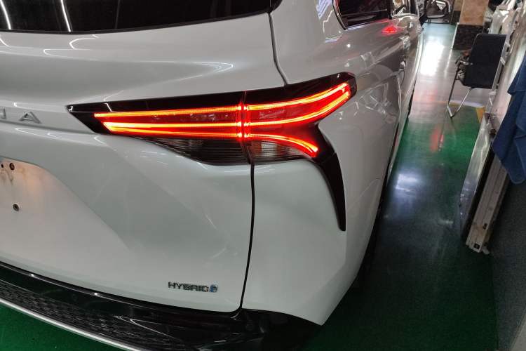 Used Toyota Granvia 2023 2.5L Hybrid Prestige VIP Edition