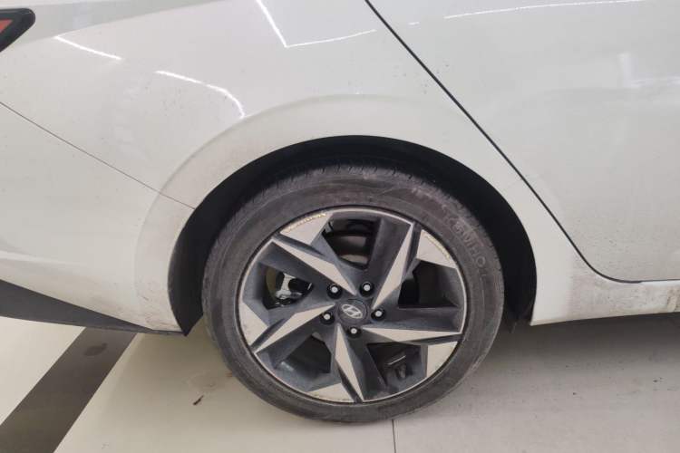 Used Hyundai Elantra 2021 1.5L CVT LUX Prestige Edition
