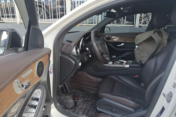 Used Mercedes-Benz GLC Coupe 2019 Facelift GLC 260 4MATIC Coupe SUV
