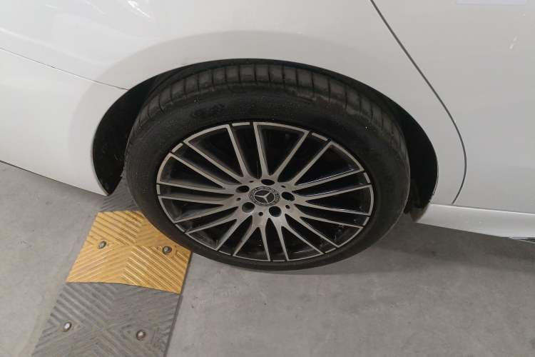 Used Mercedes-Benz C-Class 2023 Restyled C 260 L Sport Edition
