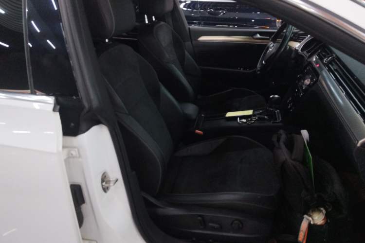 Used Volkswagen FAW-Volkswagen CC 2019 330TSI Huayan Edition China VI
