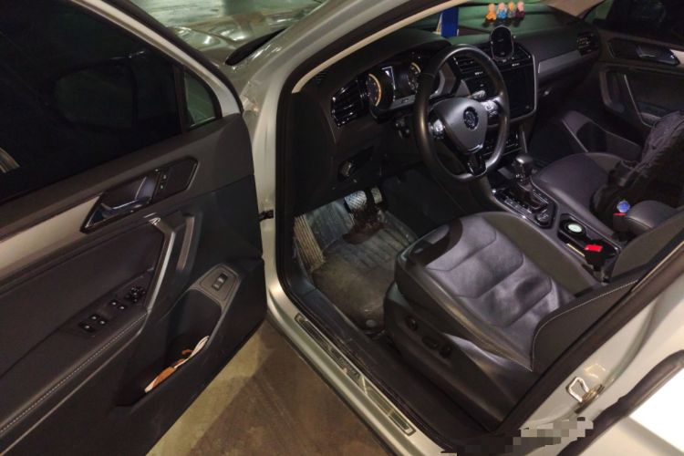 Used Volkswagen Tiguan L 2019 380TSI Automatic All-Wheel Drive Luxury Edition with 7 Seats China VI Standard
