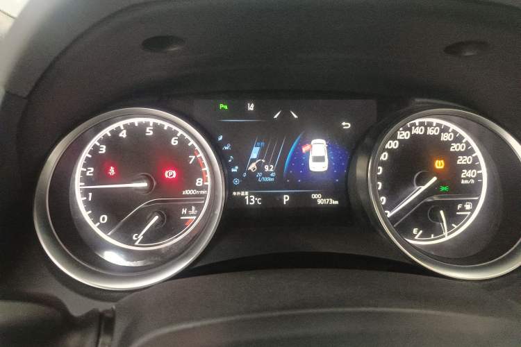 Used Toyota Camry 2018 2.0G Luxury Edition
