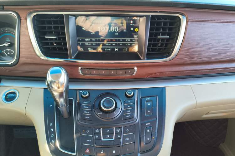 Used Buick GL8 2015 2.4L Luxury Business Premium Edition