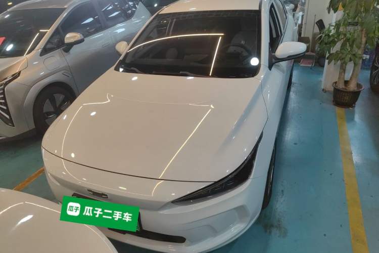 Used Geometry A 2024 410KM Travel Edition