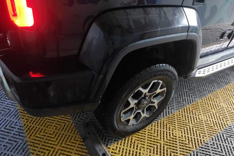 Used Beijing Auto BJ40 2019 PLUS 2.3T Automatic Four-Wheel Drive Flagship Edition China VI Emission Standard
