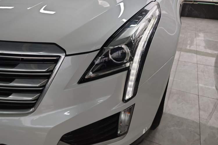Used Cadillac XT5 2018 25T Tech Model
