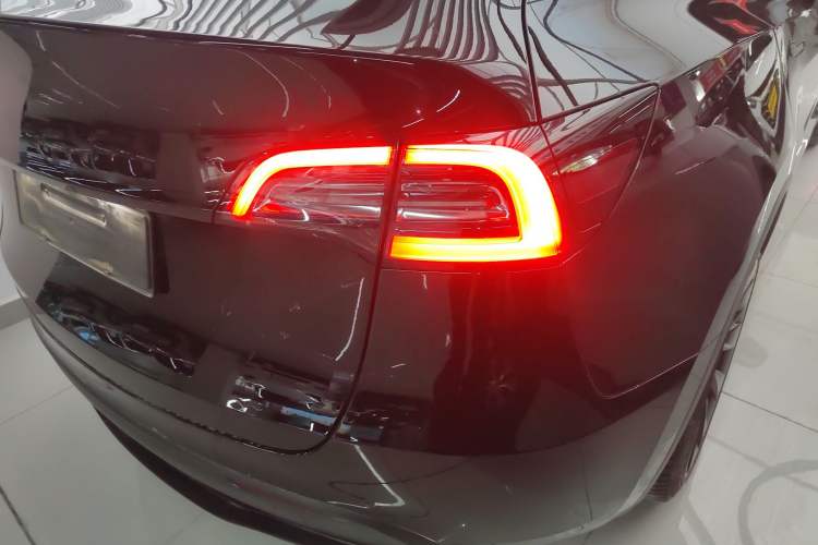 Used Tesla Model Y 2021 Standard Range Rear-Wheel Drive Version