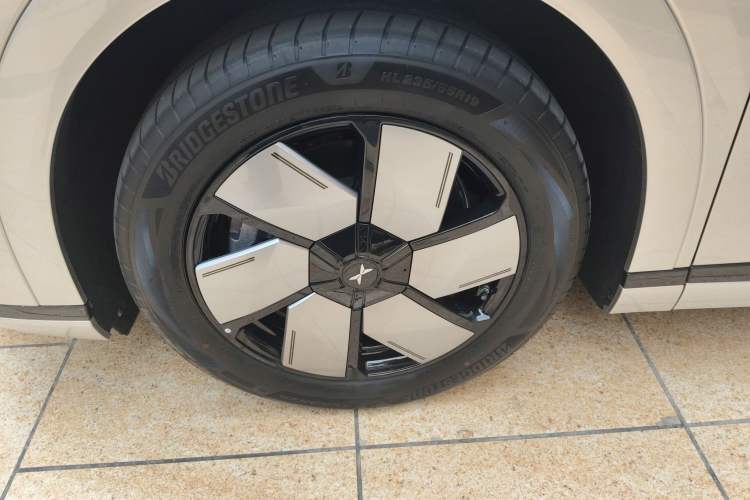 Used XPeng X9 2024 702 Ultra-Long Range Max
