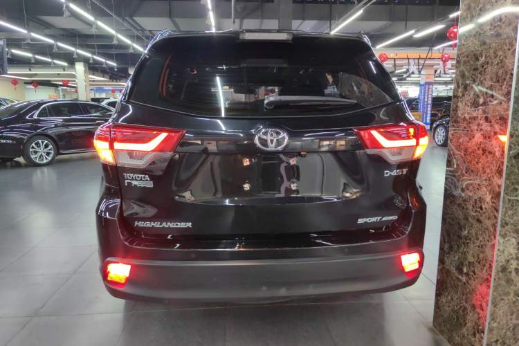 Used Toyota Highlander 2018 2.0T Four-Wheel Drive Luxury Edition 7 Seats China V Emission Standard
