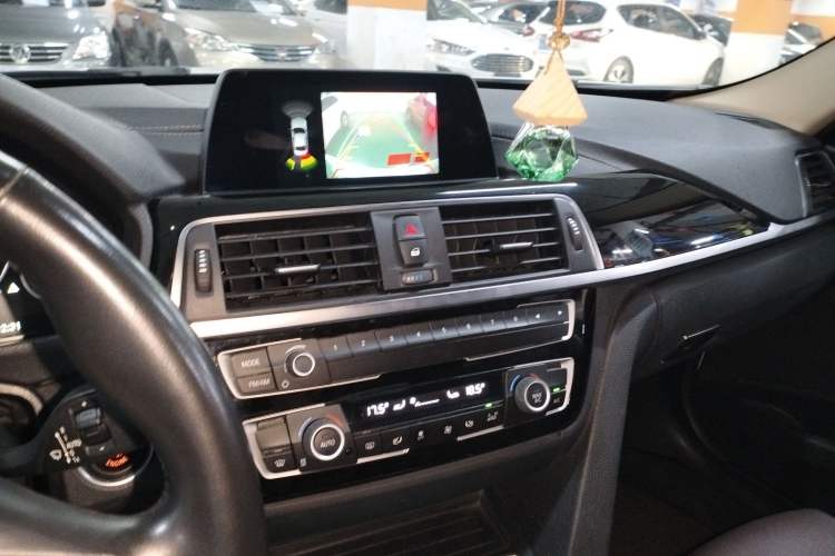 Used BMW 3 Series 2018 320Li Fashion Model
