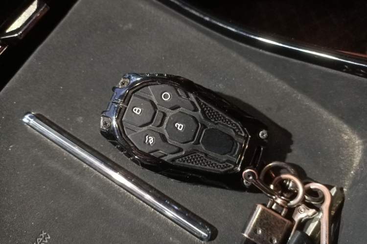 Used AION V 2024 Aion Tyrannosaurus 650 Smart Premium Edition