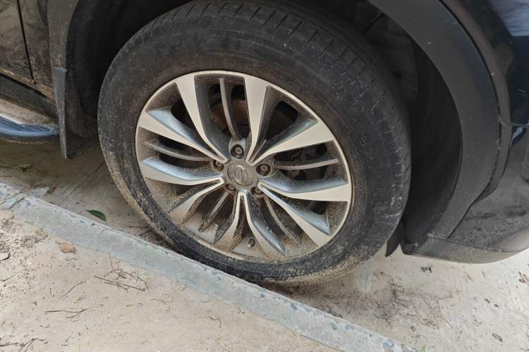 Used GAC Trumpchi GS8 2017 320T Two-Wheel Drive Luxury Smart Connectivity Version (7 Seats)
