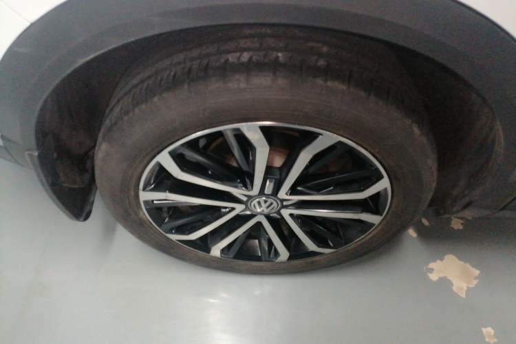 Used Volkswagen T-ROC 2018 280TSI DSG Two-Wheel-Drive Luxury Version China V Emission Standard
