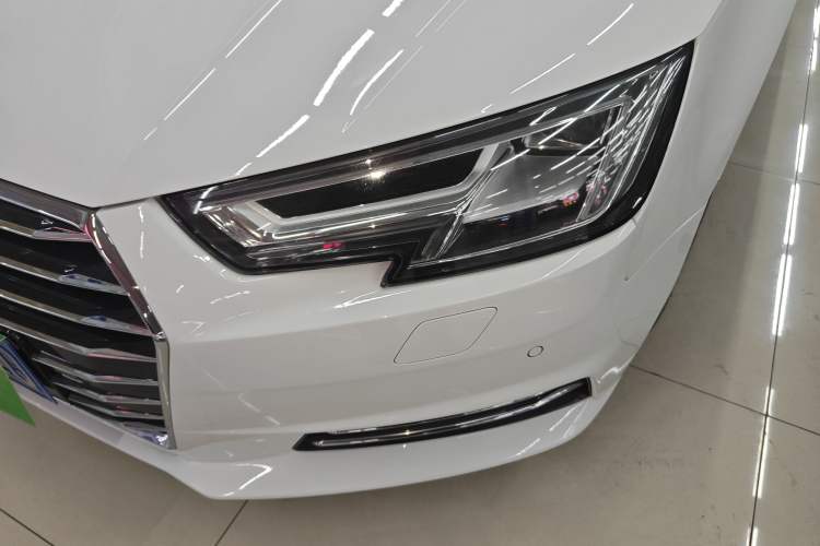 Used Audi A4L 2017 Plus 40 TFSI Ambition Model

