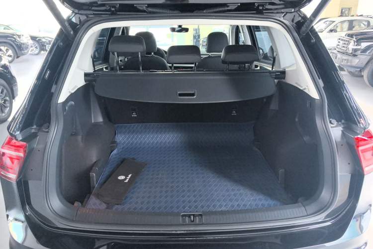 Used Volkswagen Tiguan L 2024 330TSI Automatic Two-Wheel Drive R-Line Enhanced Edition
