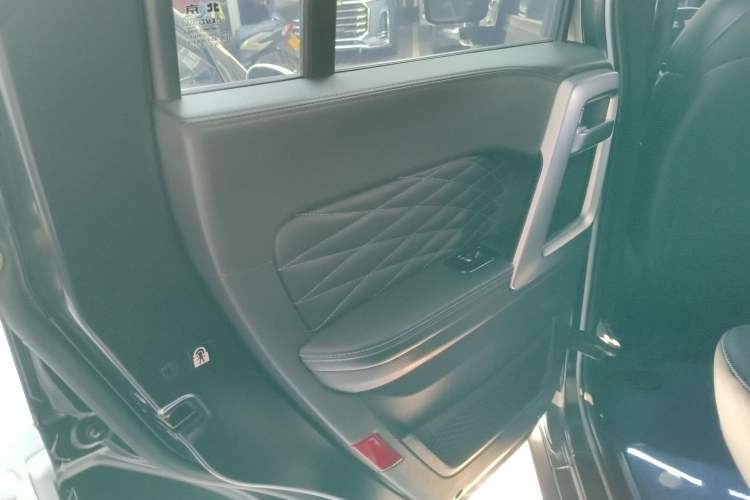 Used Beijing Auto BJ40 2023 2.0D Automatic Four-Wheel Drive Blade Hero Edition Adventurer Type
