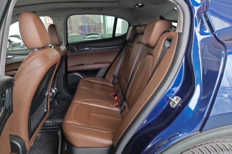 Used Alfa Romeo Stelvio 2017 2.0T 200HP Luxury Edition
