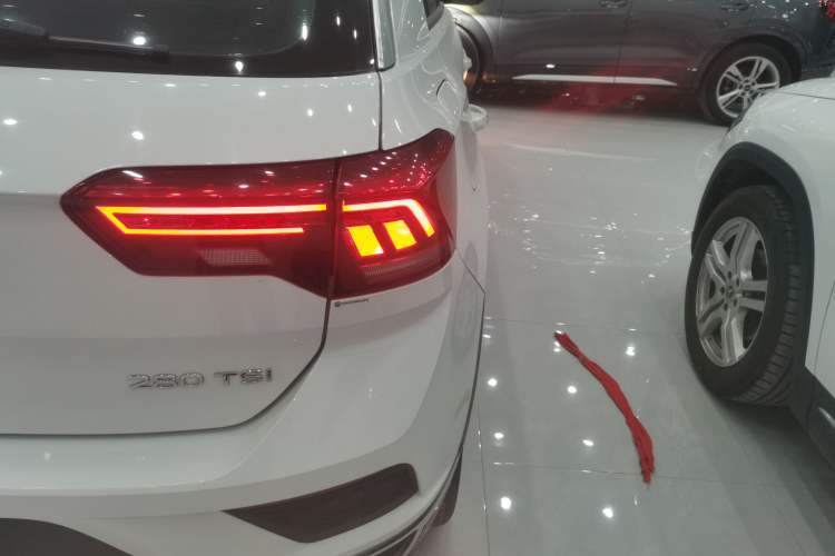 Used Volkswagen T-ROC 2022 280TSI DSG Two-Wheel Drive Comfort PLUS