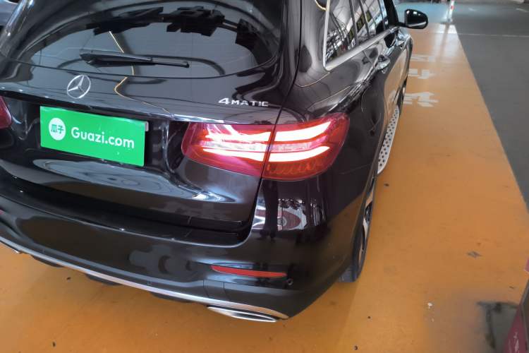 Used Mercedes-Benz GLC 2018 Refreshed GLC 300 4MATIC Dynamic Edition