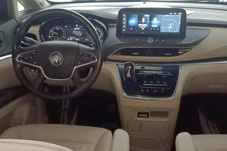 Used Buick GL8 2023 Facelifted Land Cruiser Executive Luxury Version
