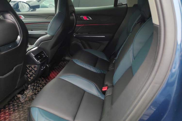 Used Lynk & Co 05 2020 2.0TD Two-Wheel Drive Shine Halo
