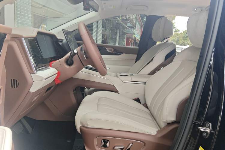 Used BYD Xia 2025 DM-i 1.5T 180km Excellence Model
