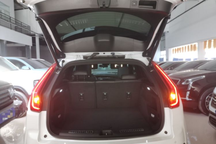 Used Cadillac XT4 2022 28T Two-Wheel-Drive Luxury Version