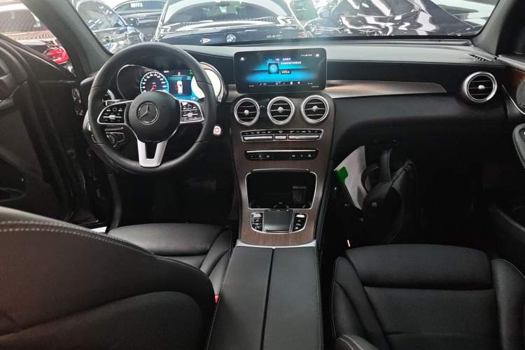 Used Mercedes-Benz GLC 2021 GLC 300 L 4MATIC Dynamic Model
