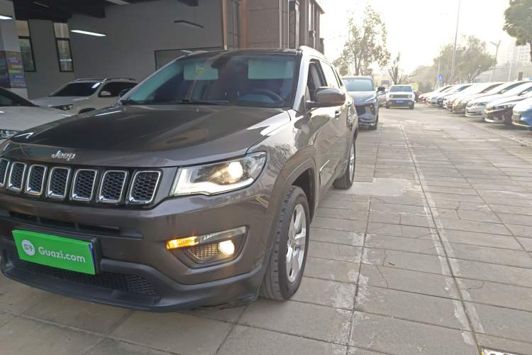 Used  Compass 2019 220T Automatic Family Edition
