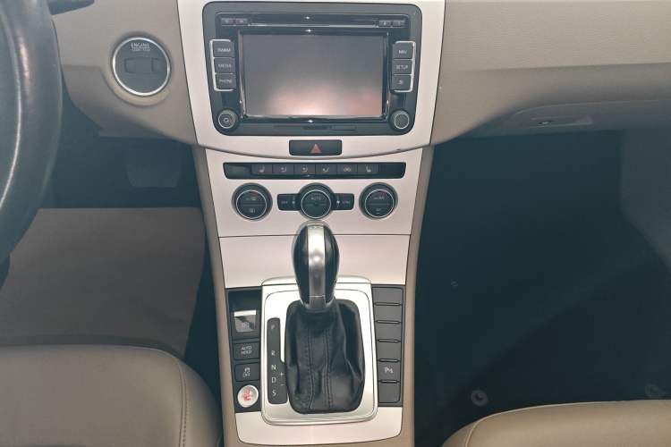 Used Volkswagen Magotan 2016 1.8TSI Luxury Comfort Model