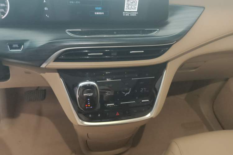 Used Buick GL8 2021 ES Landtrek 653T Luxury Model
