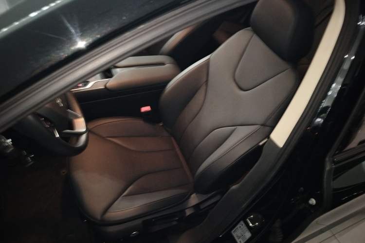 Used Hongqi E-QM5 2024 610 km PLUS
