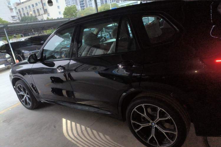 Used BMW X5 2023 xDrive 30Li Luxury M Sport Night Edition Package
