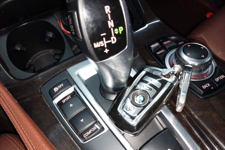 Used BMW 5 Series 2017 525Li Leading Model
