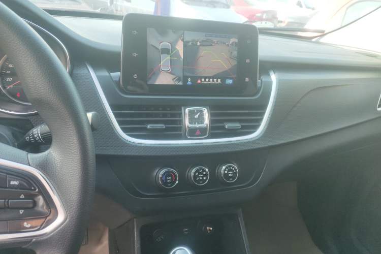 Used Baojun 730 2019 1.5L Manual Fashion Model 7-seater National V
