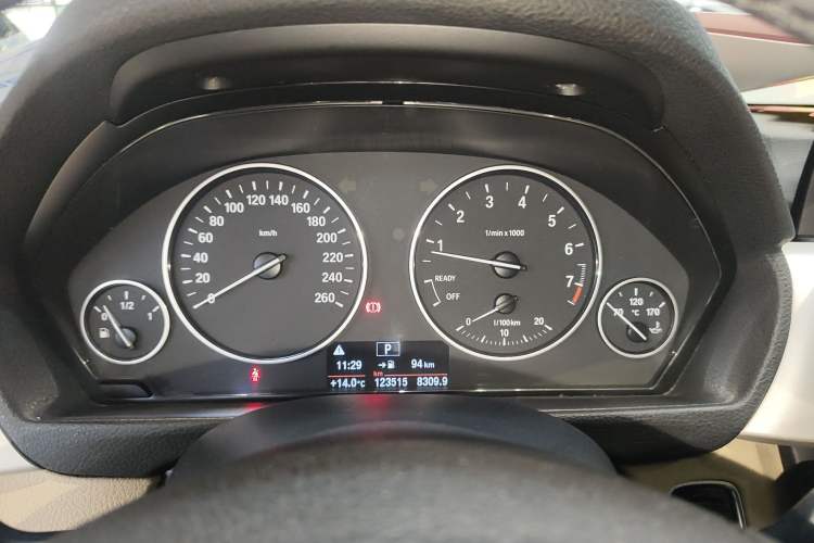 Used BMW 3 Series 2015 316Li Fashion Model
