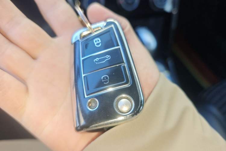 Used Volkswagen T-ROC 2022 280TSI DSG Two-Wheel Drive Comfort PLUS
