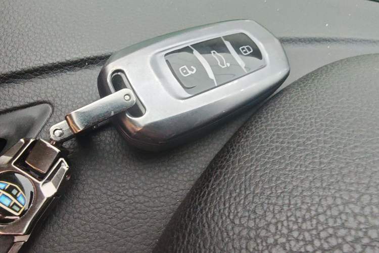 Used Geely Auto Emgrand 2016 Sedan 1.5L CVT Upward Version
