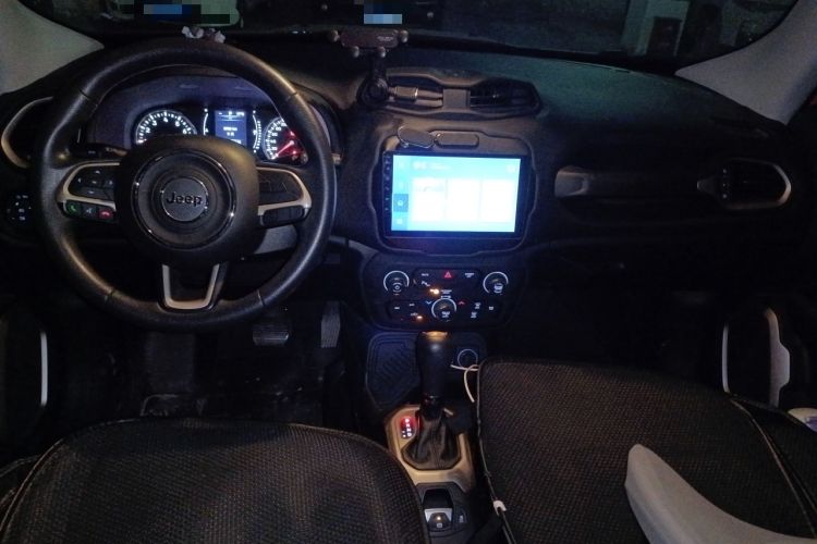 Used  Renegade 2018 Connected Large Screen Version 180T Automatic High-Energy Edition