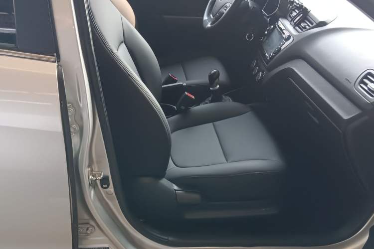 Used Kia K2 2015 Sedan 1.4L MT GLS