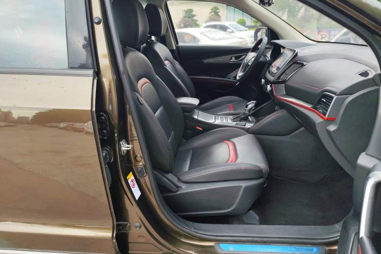 Used Changan CS55 2018 1.5T Automatic Colorful Edition China V Standard
