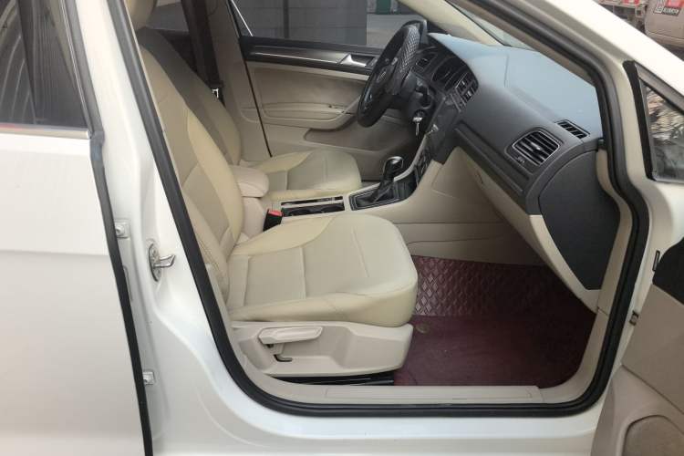 Used Volkswagen Golf 2016 1.6L Automatic Comfort Model
