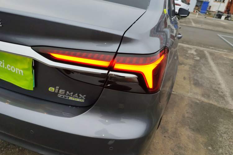 Used Roewe i6 MAX New Energy 2020 1.5T PHEV Cool & Spacious Skyroof Intelligent Drive Supreme Edition
