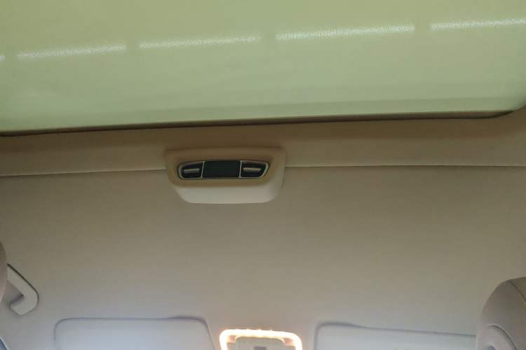 Used Mercedes-Benz V-Class 2018 V 260 Avantgarde Edition China VI
