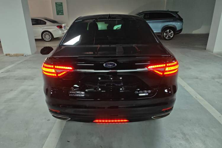 Used Ford Taurus 2019 EcoBoost 245 Premium Edition
