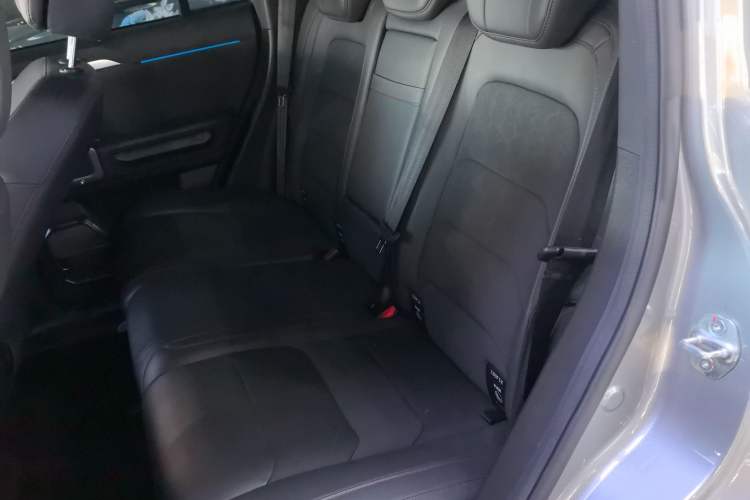 Used JETOUR Traveler 2023 2.0T All-Wheel Drive CrossPRO+
