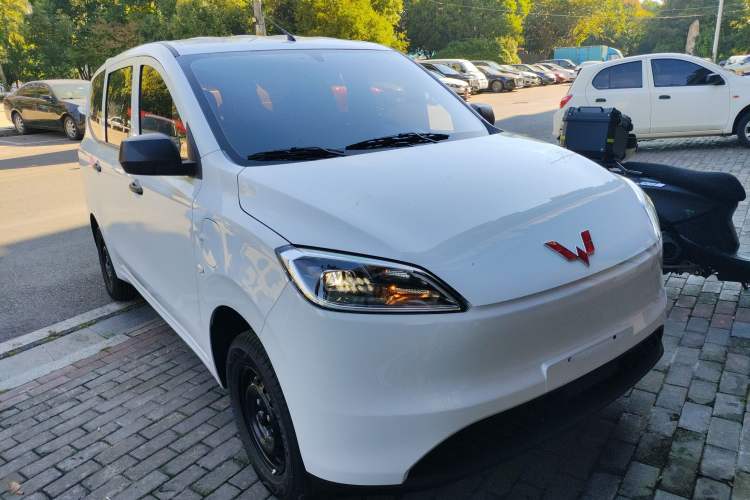 Used Wuling Hongguang New Energy 2024 All-Electric Model 300KM Practical Version
